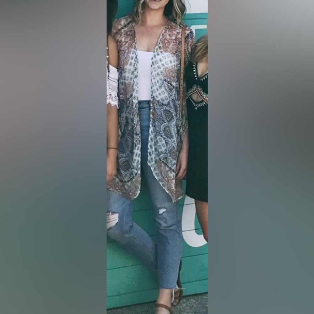 Vismaya Sheer Kimono